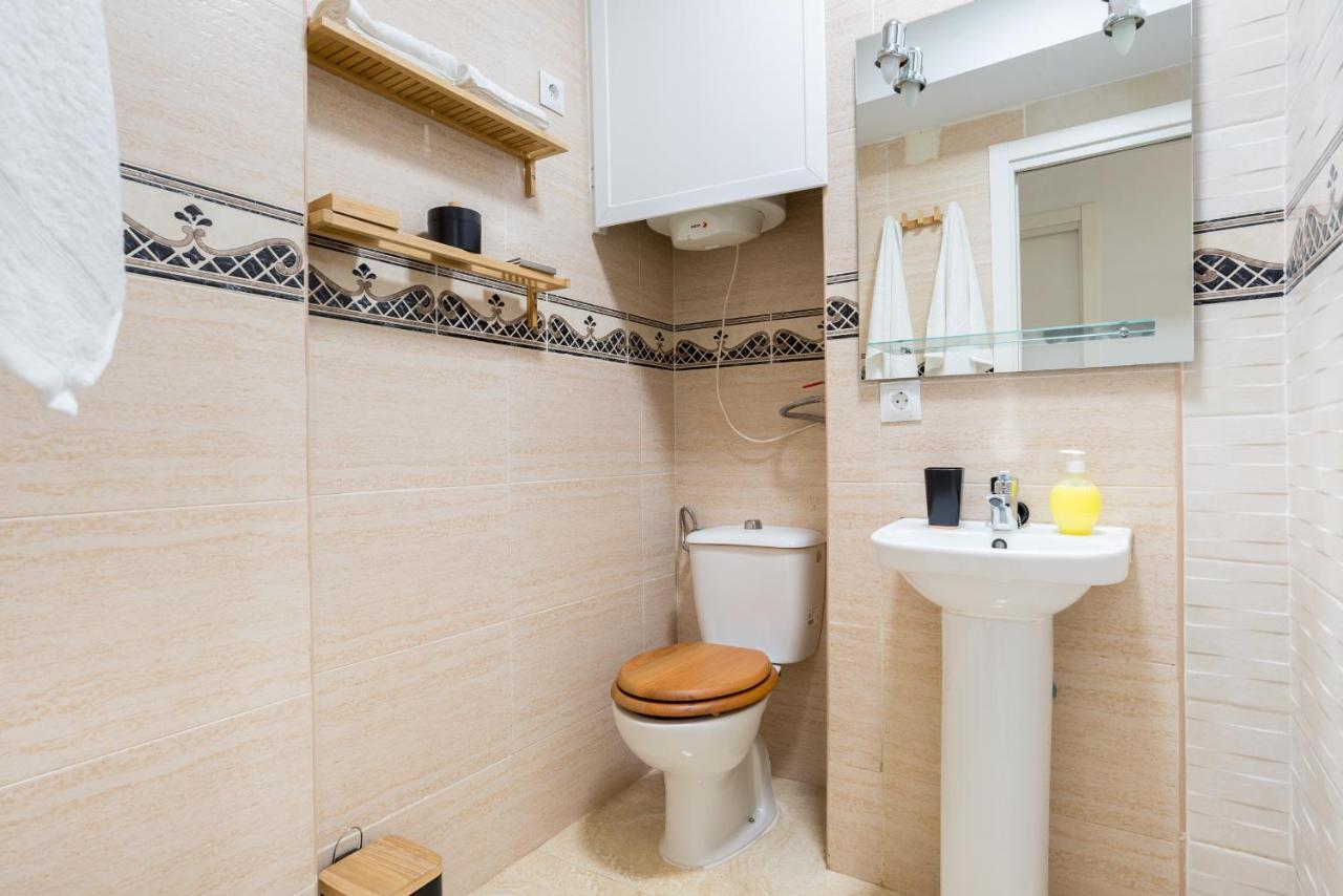 Mp5-Just Renovated Apartment Right On The Beach Malaga Exterior photo