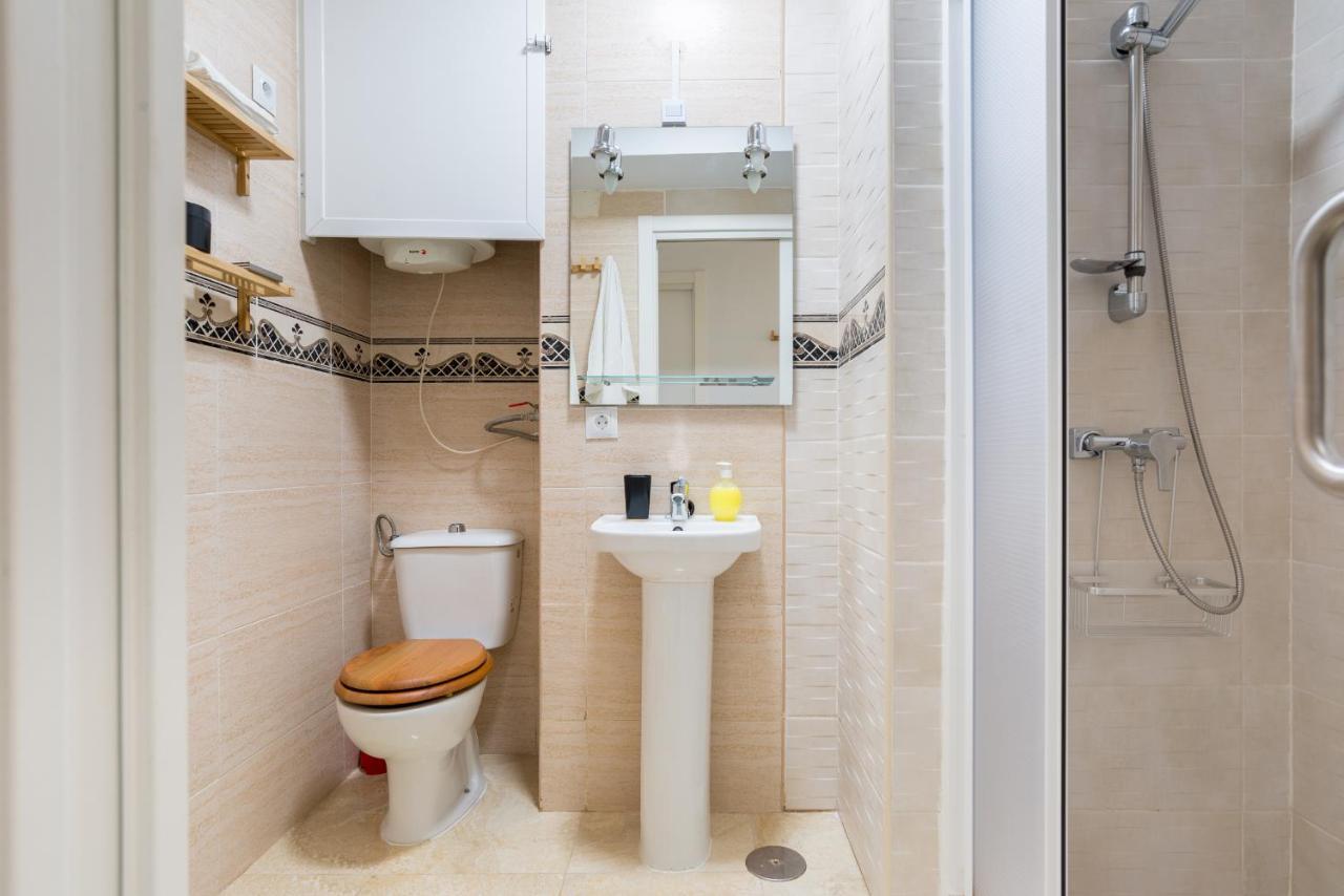 Mp5-Just Renovated Apartment Right On The Beach Malaga Exterior photo
