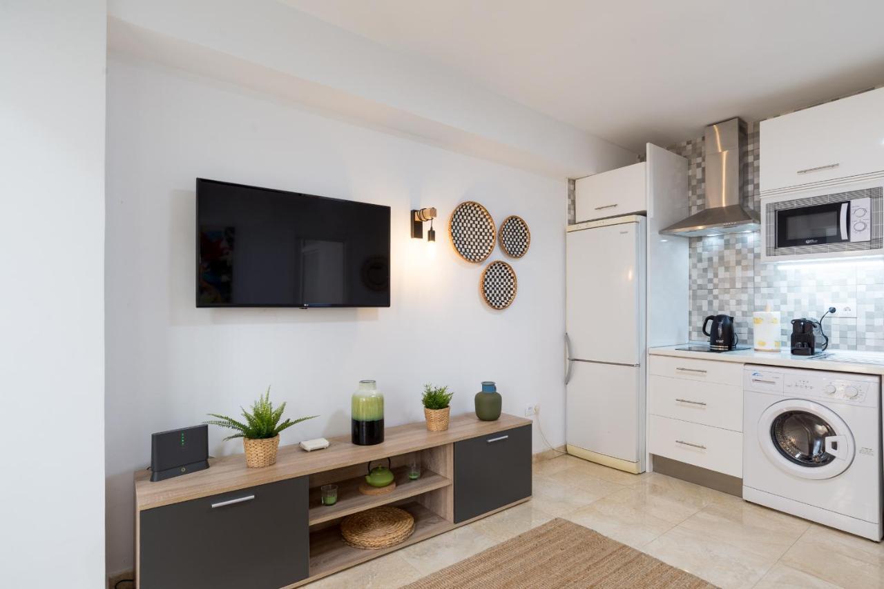 Mp5-Just Renovated Apartment Right On The Beach Malaga Exterior photo